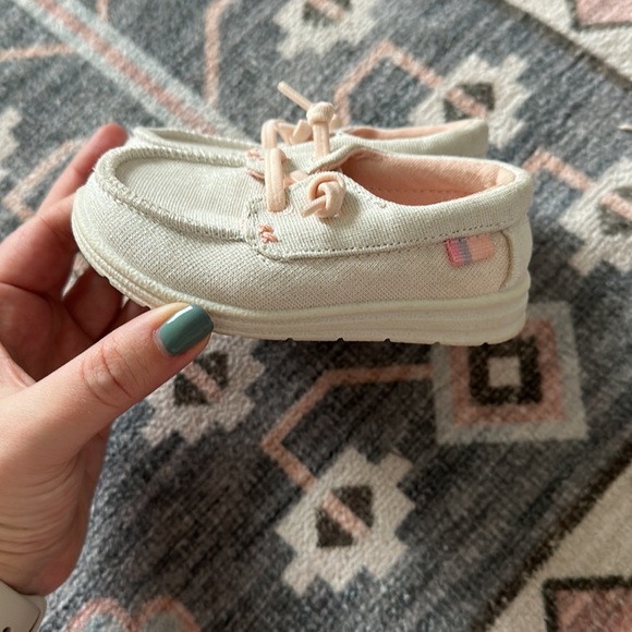 Cat & Jack Slip On - Picture 4 of 6